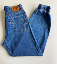 Load image into Gallery viewer, Levi’s 501 W32 L28