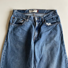 Load image into Gallery viewer, Levi’s 560 W31 L36