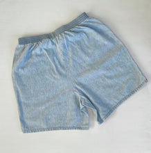 Load image into Gallery viewer, 90s High Waist Denim Shorts W28