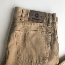 Load image into Gallery viewer, Wrangler Jeans W34 L30