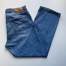 Load image into Gallery viewer, Nautica Jeans W36 L30