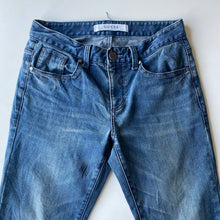 Load image into Gallery viewer, Guess Jeans W31 L28