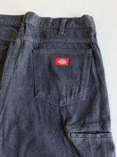 Load image into Gallery viewer, Dickies Shorts W36