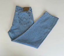 Load image into Gallery viewer, Wrangler Jeans W38 L30