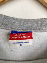 Load image into Gallery viewer, Champion sweatshirt (S)