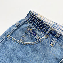 Load image into Gallery viewer, 90s Lee Denim Shorts W28