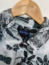 Load image into Gallery viewer, Crazy print shirt (L)