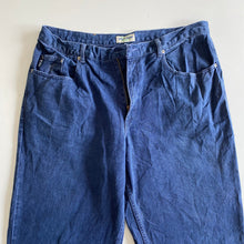 Load image into Gallery viewer, Guess Jeans W38 L32