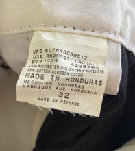 Load image into Gallery viewer, Dickies Shorts W32