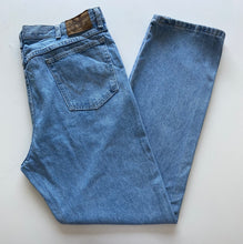 Load image into Gallery viewer, Wrangler Jeans W38 L32