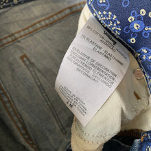 Load image into Gallery viewer, Levi’s 525 W29 L31