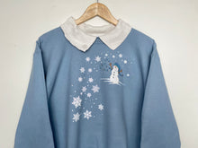 Load image into Gallery viewer, Printed ‘Snowman’ sweatshirt (L)