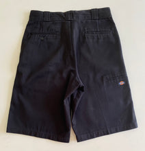 Load image into Gallery viewer, Dickies Shorts W32