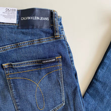 Load image into Gallery viewer, Calvin Klein Jeans W25 L32