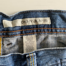 Load image into Gallery viewer, DKNY Jeans W36 L32