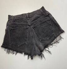 Load image into Gallery viewer, 90s Wrangler high waisted shorts
