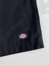 Load image into Gallery viewer, Dickies Shorts W32