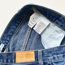 Load image into Gallery viewer, 90s Tommy Hilfiger Denim Shorts W26