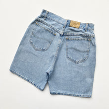 Load image into Gallery viewer, 90s Lee Denim Shorts W26