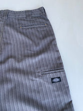 Load image into Gallery viewer, Dickies Shorts W32
