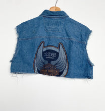 Load image into Gallery viewer, Y2K Harley Davidson cropped denim shirt (M)