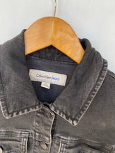 Load image into Gallery viewer, Calvin Klein denim jacket (M)