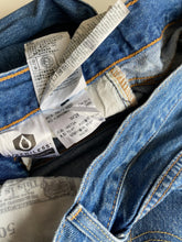 Load image into Gallery viewer, Levi’s 501 W32 L28