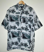 Load image into Gallery viewer, Crazy print shirt (L)