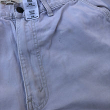 Load image into Gallery viewer, Levi&#39;s Cargo Shorts W36