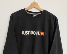 Load image into Gallery viewer, Nike sweatshirt (XL)