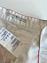 Load image into Gallery viewer, Tommy Hilfiger Jeans W30 L32