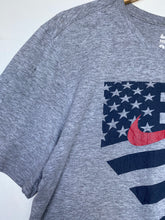 Load image into Gallery viewer, Nike t-shirt (L)