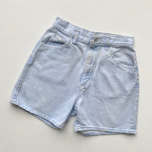 Load image into Gallery viewer, 90s Lee Denim Shorts W26