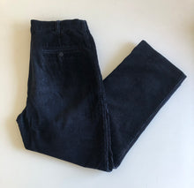 Load image into Gallery viewer, Vintage Cords W34 L28