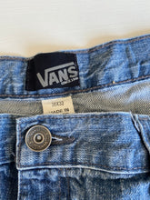 Load image into Gallery viewer, Vans Jeans W38 L32