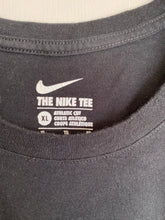 Load image into Gallery viewer, Nike t-shirt (XL)