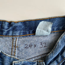 Load image into Gallery viewer, Levi’s Jeans W24 L32