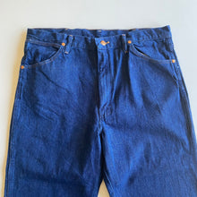 Load image into Gallery viewer, Wrangler Jeans W36 L34