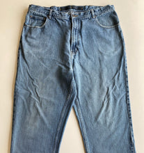 Load image into Gallery viewer, Nautica Jeans W38 L32