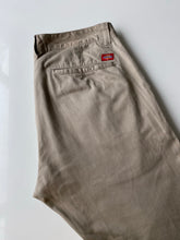 Load image into Gallery viewer, Dickies W32 L28