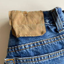 Load image into Gallery viewer, Levi’s Jeans W24 L32
