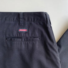 Load image into Gallery viewer, Dickies W38 L31
