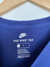 Load image into Gallery viewer, Nike t-shirt (L)