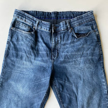 Load image into Gallery viewer, Calvin Klein Jeans W34 L32