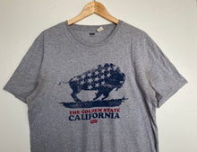Load image into Gallery viewer, Levi’s t-shirt (L)