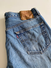 Load image into Gallery viewer, Levi’s 501 W35 L30