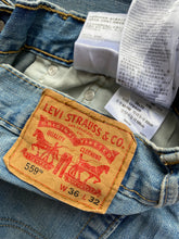 Load image into Gallery viewer, Levi’s 559 W36 L32