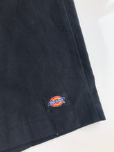 Load image into Gallery viewer, Dickies Shorts W28