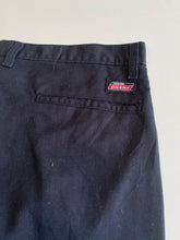 Load image into Gallery viewer, Dickies Shorts W34