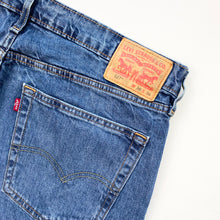 Load image into Gallery viewer, Levi’s 527 Shorts W36